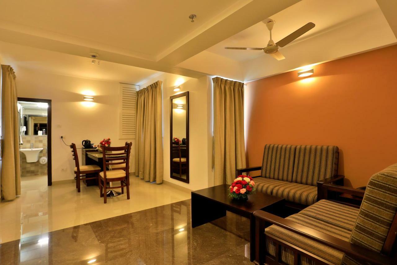 Sterling Thekkady Hotell Exteriör bild