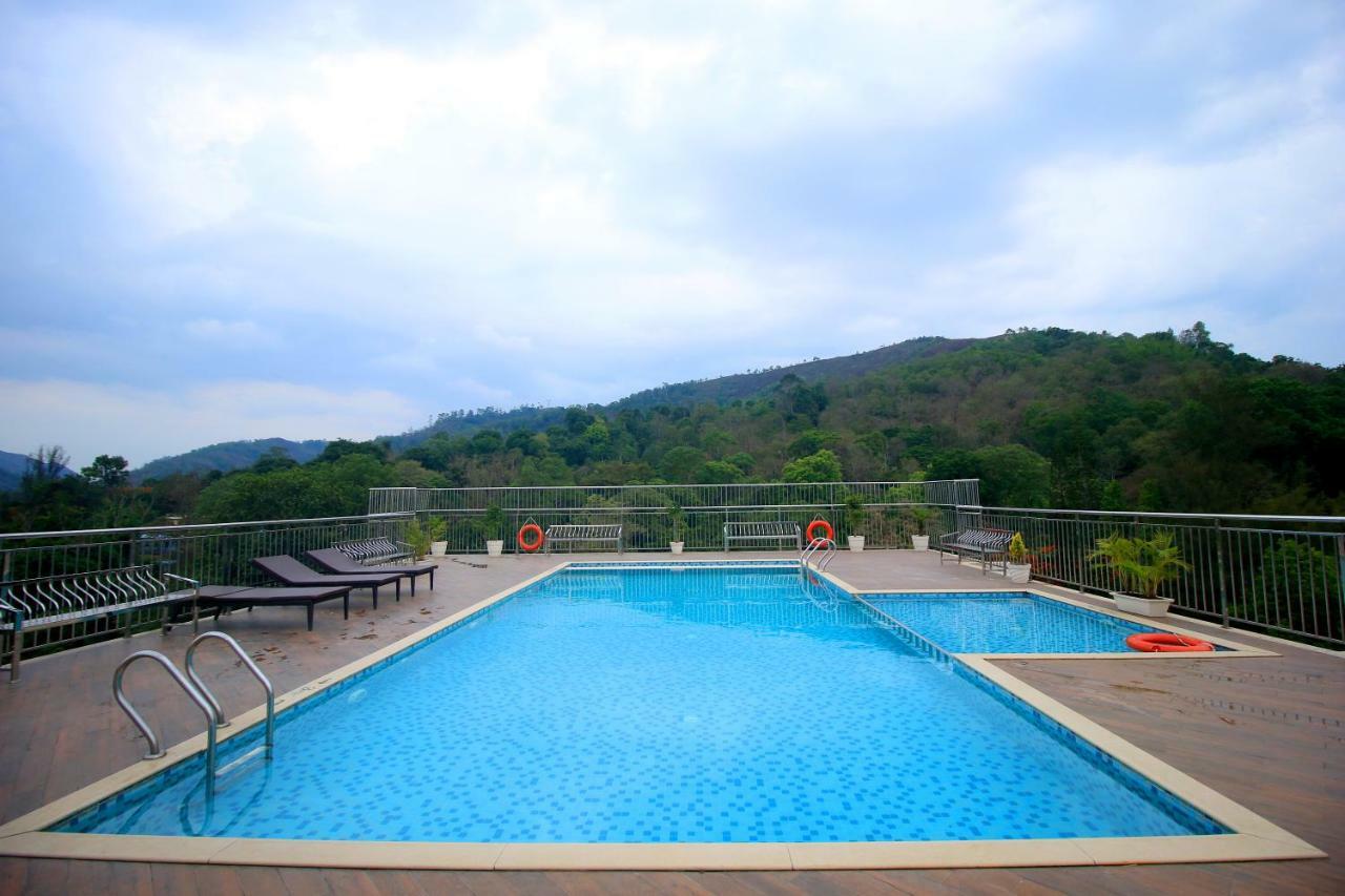 Sterling Thekkady Hotell Exteriör bild