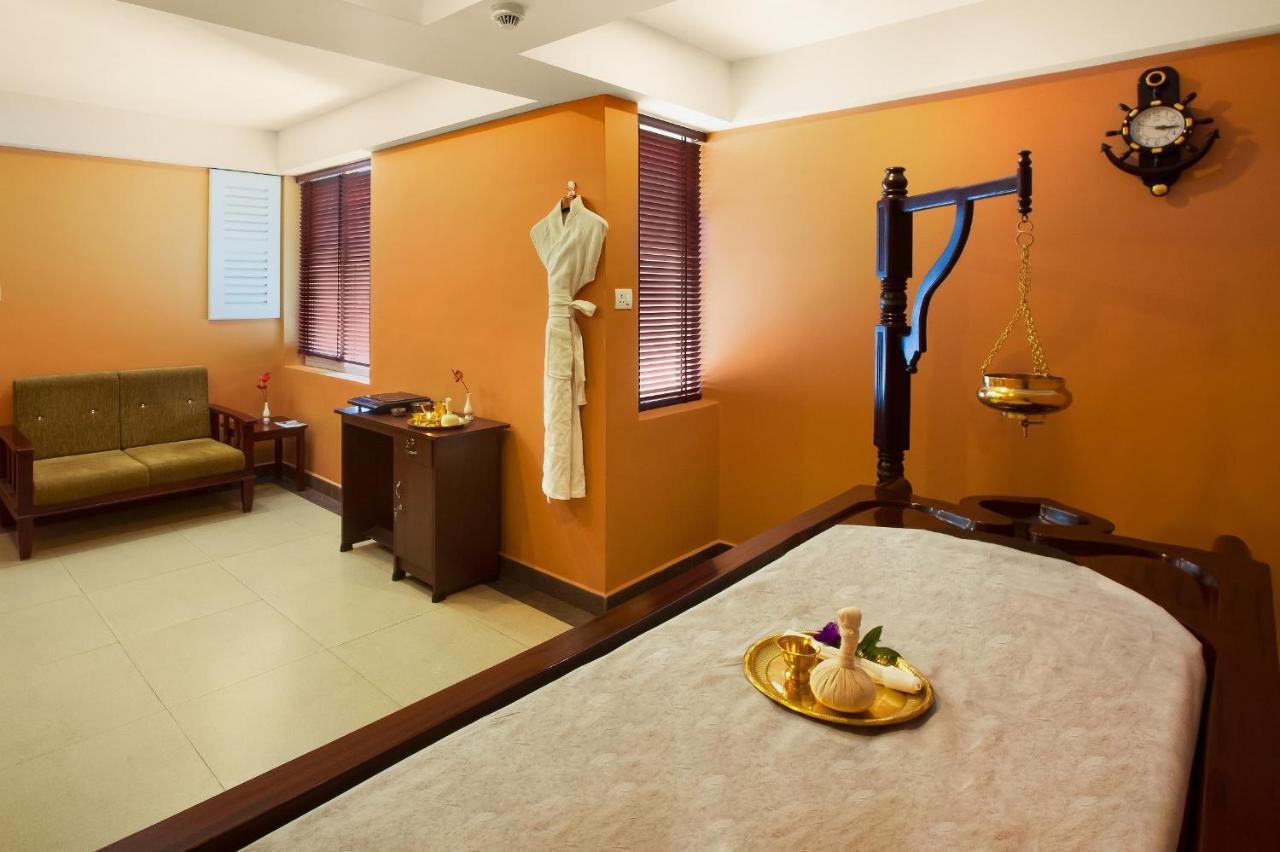 Sterling Thekkady Hotell Exteriör bild