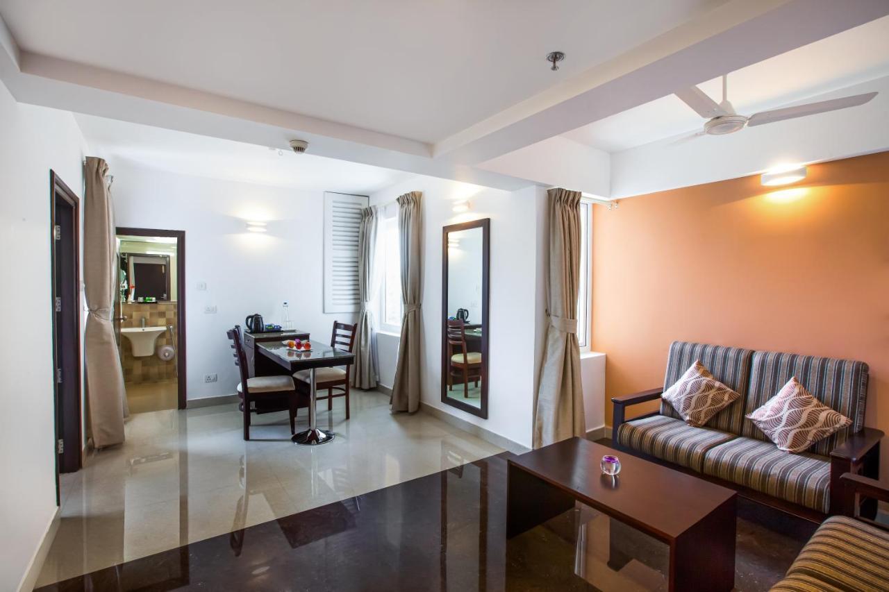 Sterling Thekkady Hotell Exteriör bild