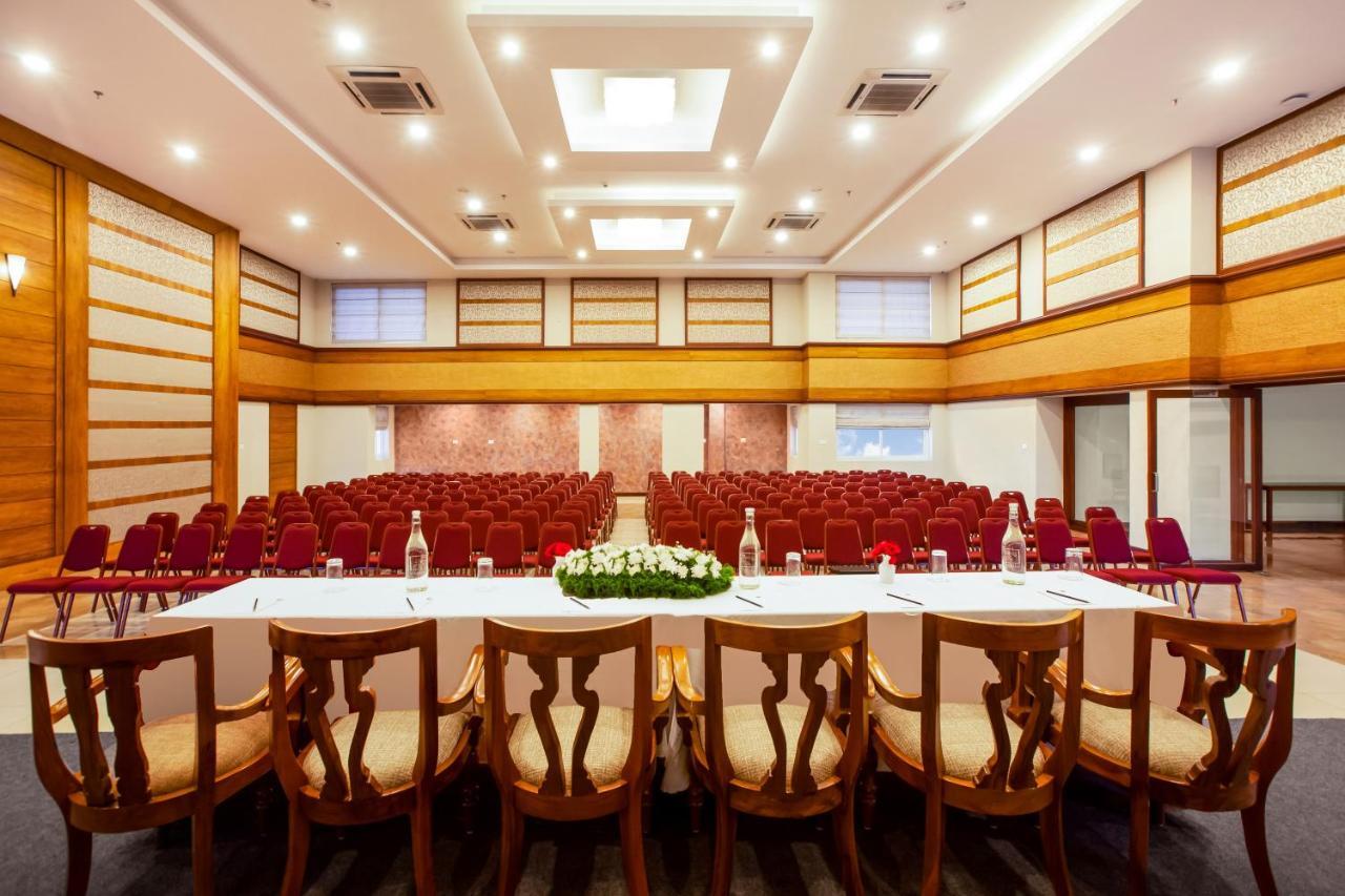 Sterling Thekkady Hotell Exteriör bild