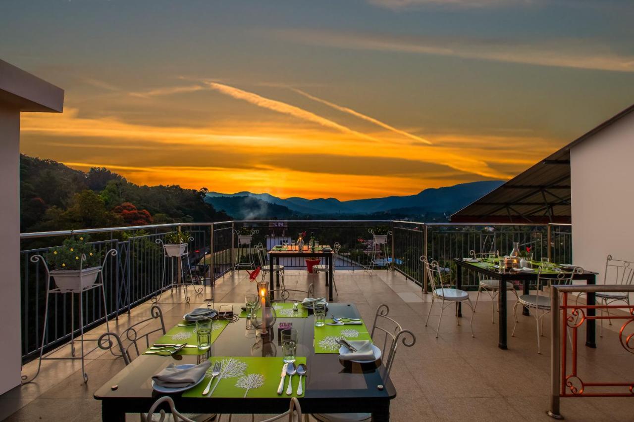 Sterling Thekkady Hotell Exteriör bild
